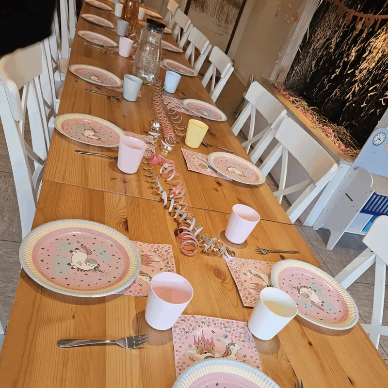 Einhorn-Tischdekoration für Kindergeburtstag in der Salty Lounge